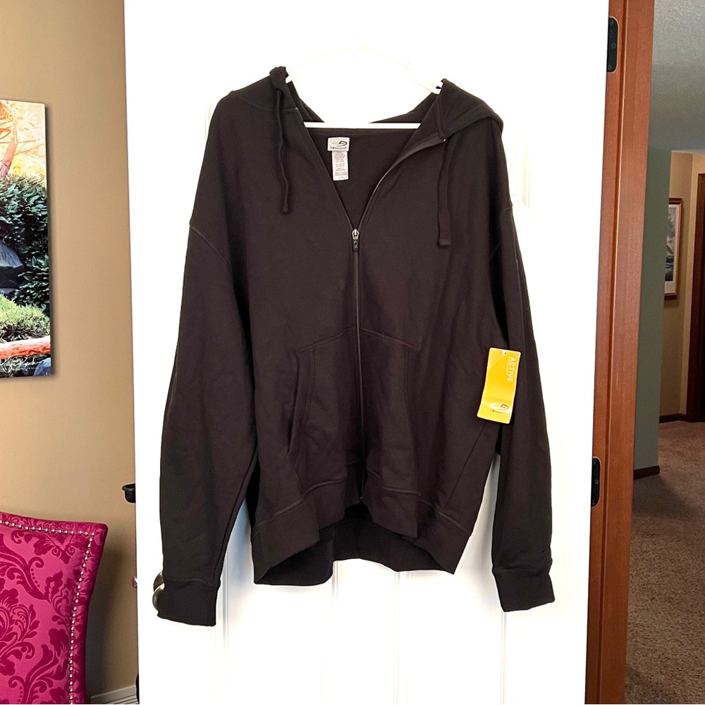 NWT Men’s Extra Large Champion Sweatshirt!